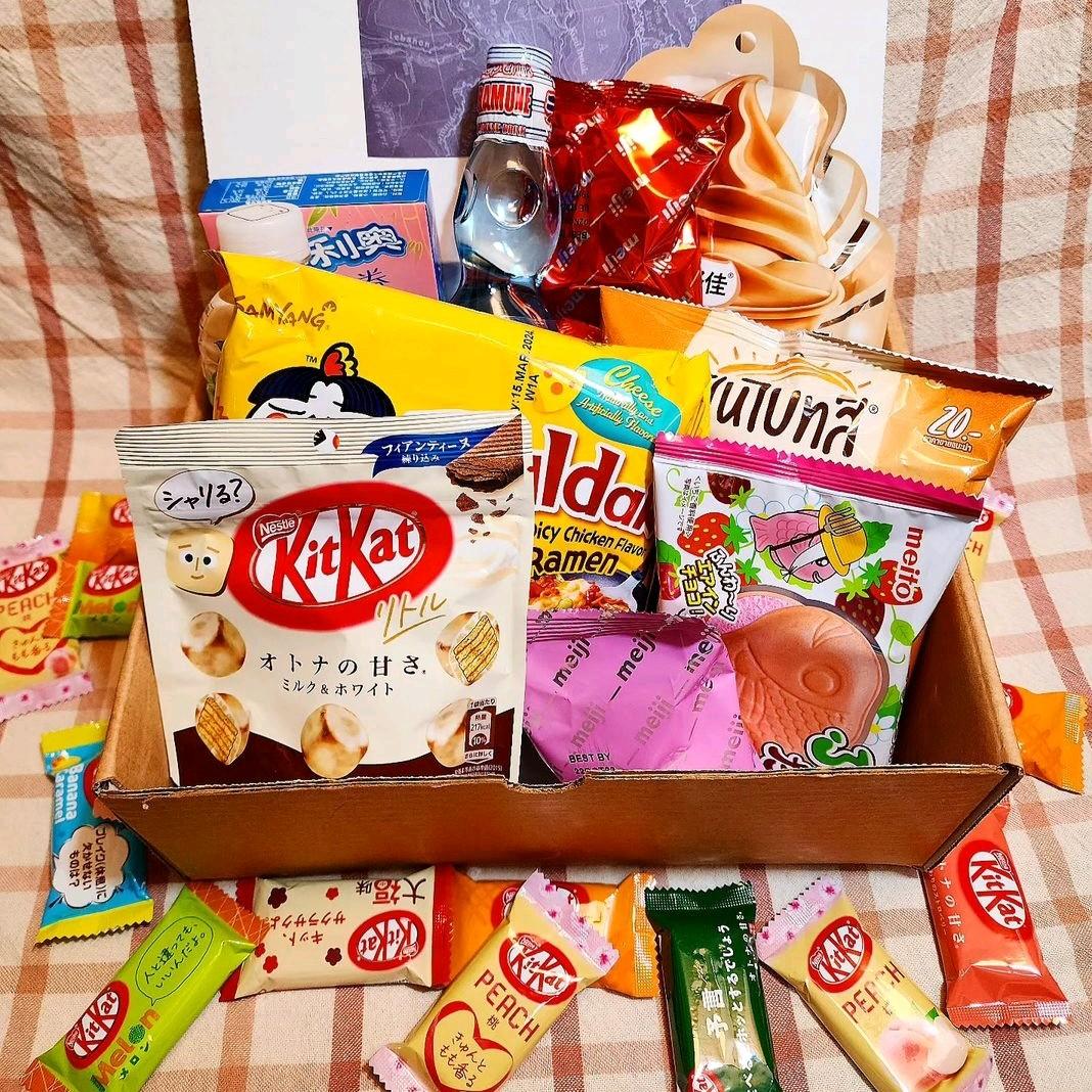 Small Mystery Snack Box (Asian Snacks Only)